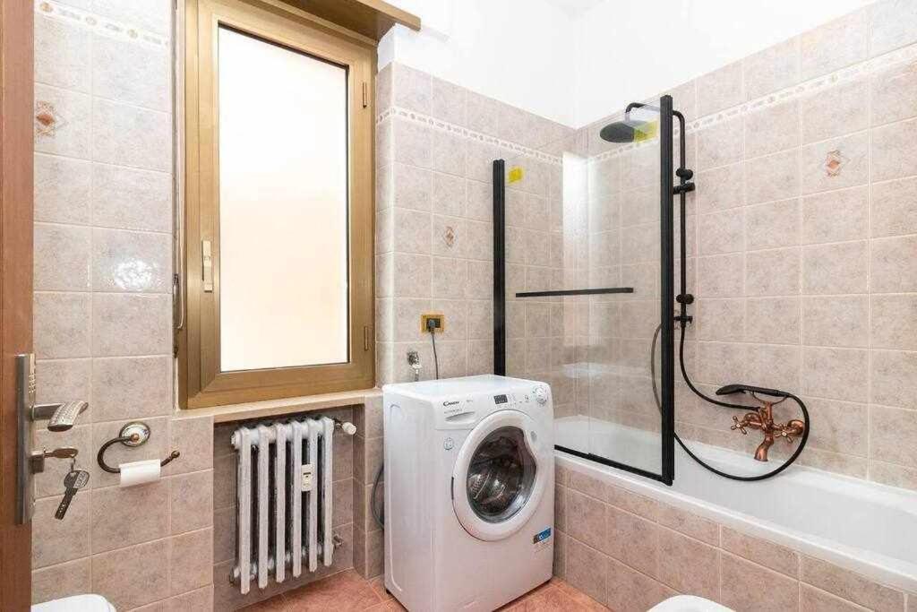 كولّينيو Appartamento A Pochi Passi Dalla Stazione Comodo A Coppie E Famiglie, Casa Ferrucci المظهر الخارجي الصورة